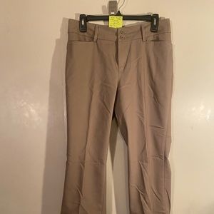 Lee Size 8 Med Straight Leg Mid-Rise Light Fawn